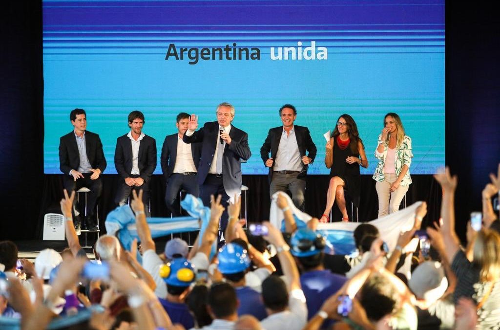 Bajar la inflación: congelar el tipo de cambio y congelar las tarifas