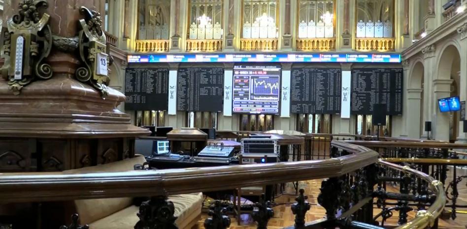Se hundieron los mercados: cayeron acciones y bonos, el riesgo país se acercó a los 2.200 puntos y el BCRA vendió USD 200 millones