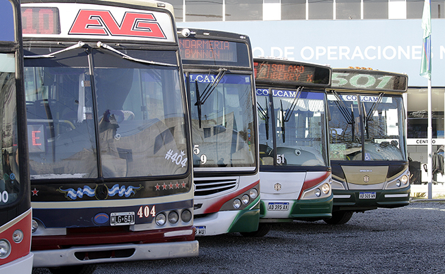 Gobierno convocó a las empresas de colectivos para destrabar el conflicto