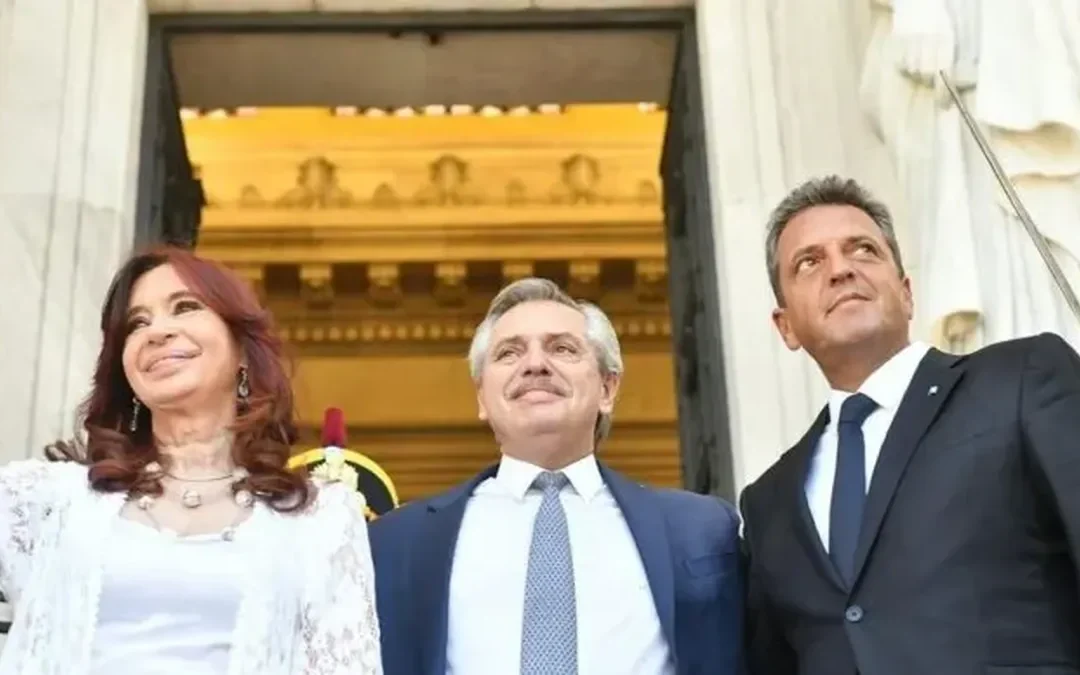 Alberto Fernández, Cristina Kirchner y Sergio Massa se reunieron para fijar un camino frente a la crisis económica