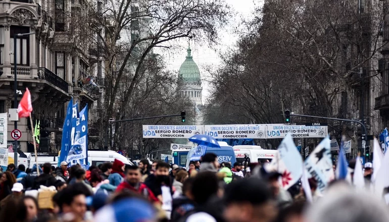 En la CGT reclaman un acuerdo con la oposición para bajar la inflación.