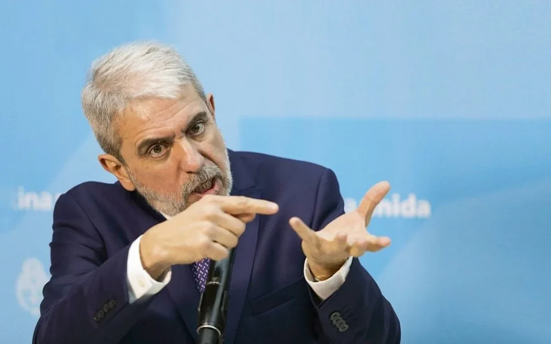 Aníbal Fernández aseguró que la Policía no manipuló el celular del atacante de CFK