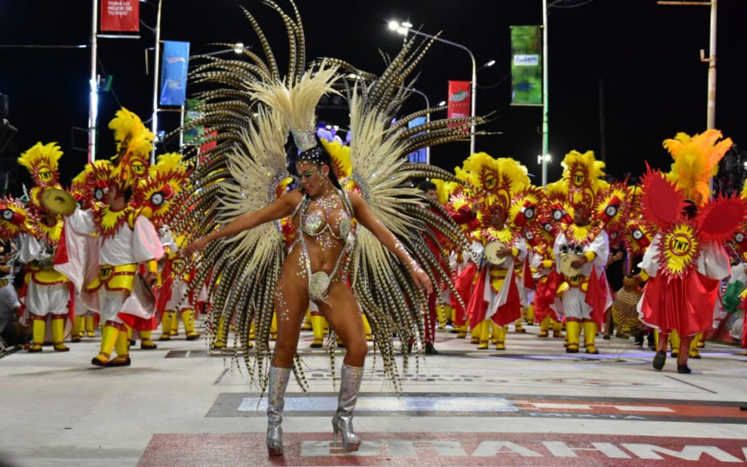 La Ciudad espera más de 94 mil turistas para este fin de semana largo de carnaval: dónde estarán los corsos
