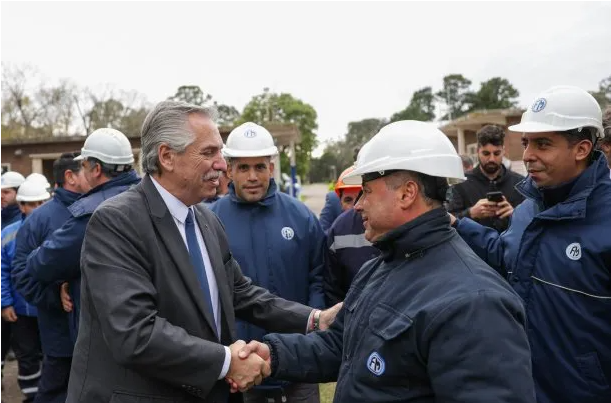 Alberto Fernández encabezó la reapertura de Fanazul, cerrada durante el macrismo