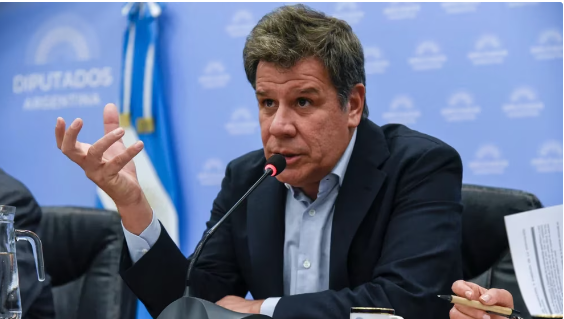 Facundo Manes presentó la lista “Dar el paso” para ser precandidato a presidente por la UCR