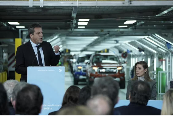 El mensaje de Sergio Massa a sus colaboradores: “El lunes tenemos que seguir arreglando los problemas económicos”