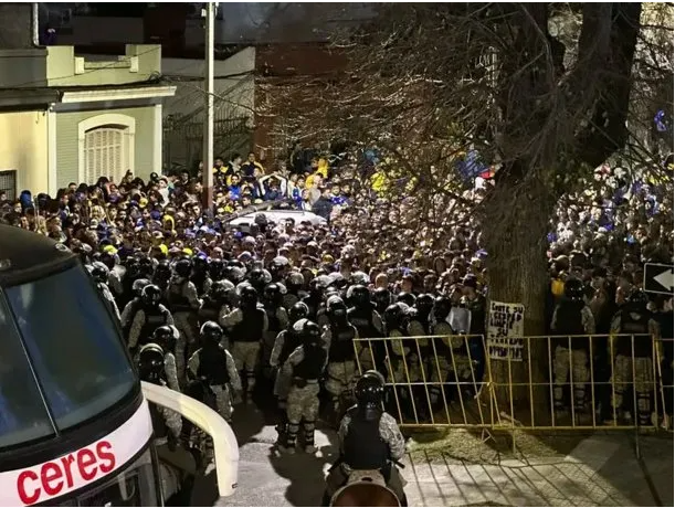 El impactante relato de un hincha de Boca sobre la represión policial en Uruguay
