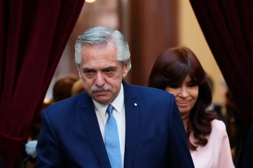 Alberto Fernández, un presidente acechado por su ambigüedad política y la presión constante de CFK