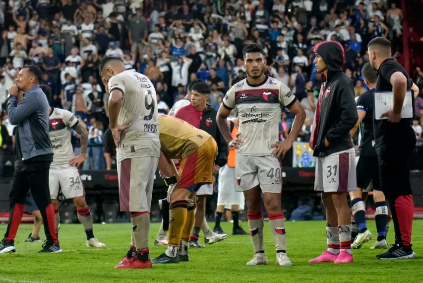 El Tribunal de Disciplina de AFA aceptó el pedido de Colón y deberá definir si anula el descenso a la Primera B Nacional