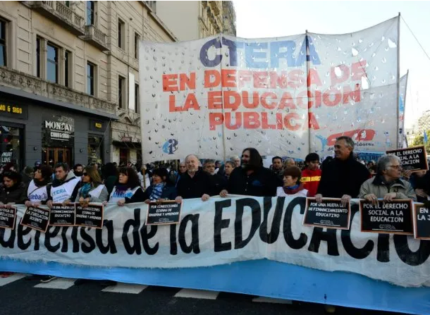 El lunes no empiezan las clases: cómo y por cuántos días será el paro docente