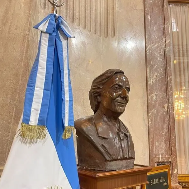 Victoria Villarruel ordenó retirar un busto de Néstor Kirchner que había en el Senado