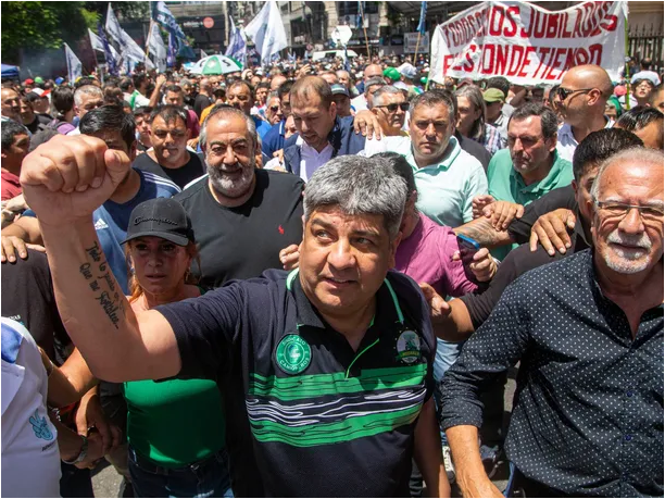 Pablo Moyano amenaza con un paro total de Camioneros