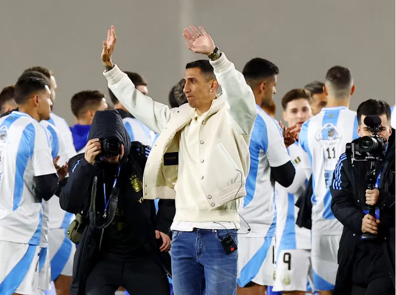 Ángel Di María también se quejó del arbitraje en el partido de Argentina contra Colombia: “Jugamos contra 12″