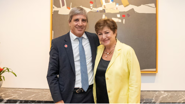 El FMI elogió la estabilización de la Argentina, pero advirtió sobre el ritmo de la recuperación de la actividad