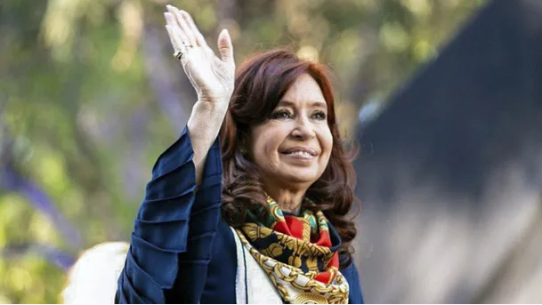Cristina Kirchner visitó la planta de reciclado de una cooperativa en Villa Fiorito