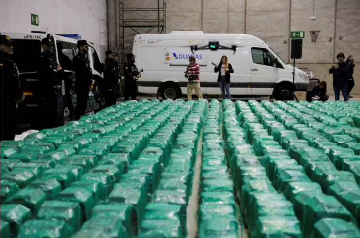 Detenido el jefe antiblanqueo de la Policía en Madrid por el mayor alijo de cocaína en España: tenía 20 millones emparedados en su casa