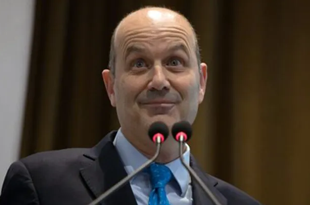 Federico Sturzenegger celebró los más de 35 mil despidos de estatales: «Menos gasto público son menos impuestos»