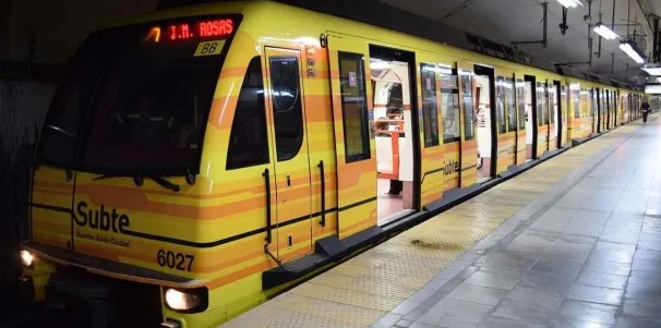 La Línea B de subte funcionará durante la madrugada todos los viernes de enero: los detalles