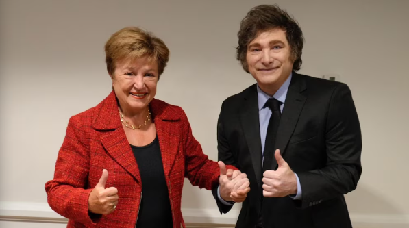 El FMI aseguró que continúa la negociación y que el Gobierno necesitará más medidas fiscales, monetarias y cambiarias