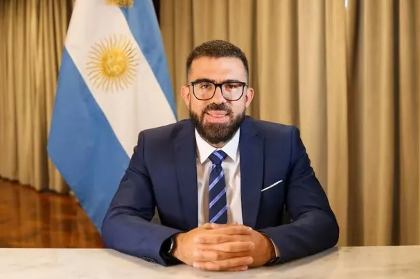 Renunció el funcionario que debía analizar la legalidad de la fusión entre Telefónica y Telecom