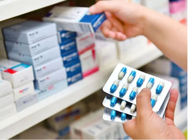 Farmacias deberán mostrar un código QR con la lista de precios de los medicamentos