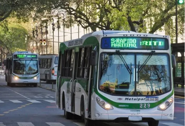 Sorpresivo paro de colectivos en las empresas MOQSA y MOGSM: a qué líneas afecta la medida de fuerza