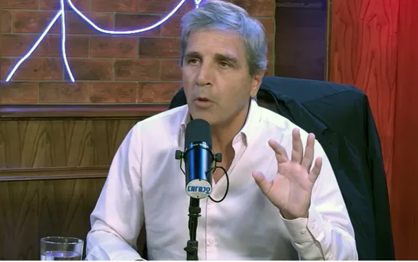 Luis Caputo defendió la economía libertaria y volvió a fustigar al kirchnerismo