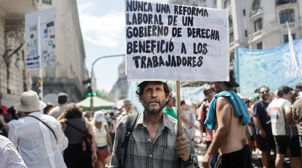 Reforma laboral: reglamentaron beneficios fiscales para empresas que regularicen trabajadores