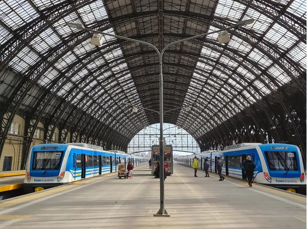 En los próximos 5 meses las tarifas de los trenes metropolitanos subirán casi un 90%