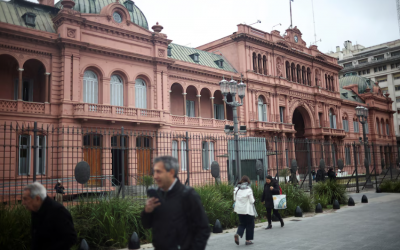 Tras otra reunión de la mesa política, el Gobierno buscará reflotar la reforma electoral completa desde este mes
